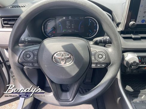 Used 2025 Toyota RAV4 XLE w/ Convenience Package AWD/4WD image 7