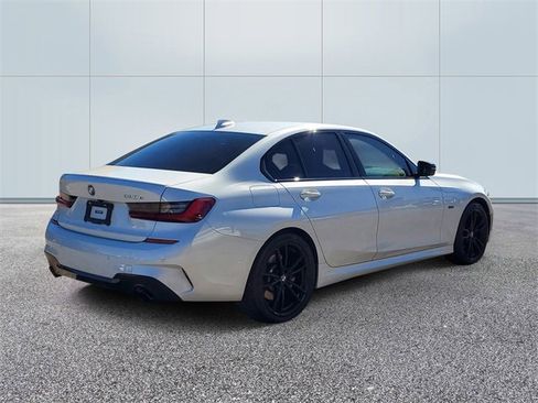 Used 2022 BMW 330e w/ M Sport Package image 4