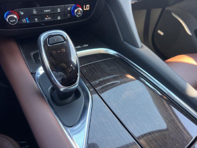 Used 2021 Buick Enclave Avenir w/ Avenir Technology Package AWD/4WD image 27