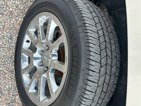 Used 2015 GMC Yukon Denali w/ Premium Package image 39