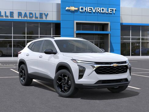 New 2026 Chevrolet Trax LT image 7