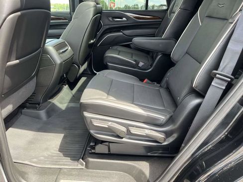 Used 2023 Cadillac Escalade Premium Luxury w/ Performance Package AWD/4WD image 7