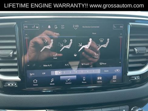 Used 2024 Chrysler Pacifica Touring-L FWD image 27