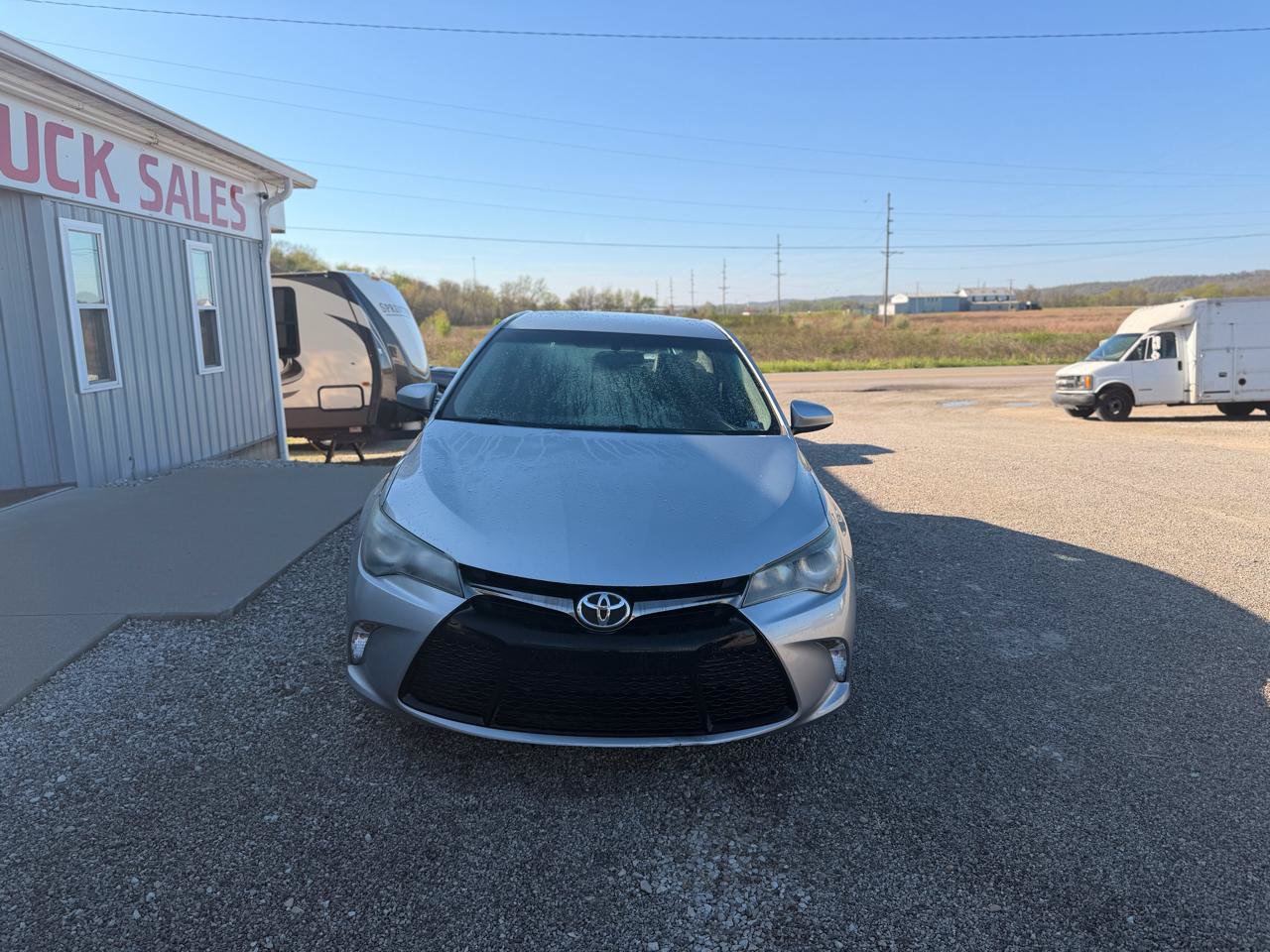 Used 2015 Toyota Camry SE FWD image 5