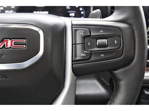 Used 2025 GMC Sierra 1500 SLT image 12