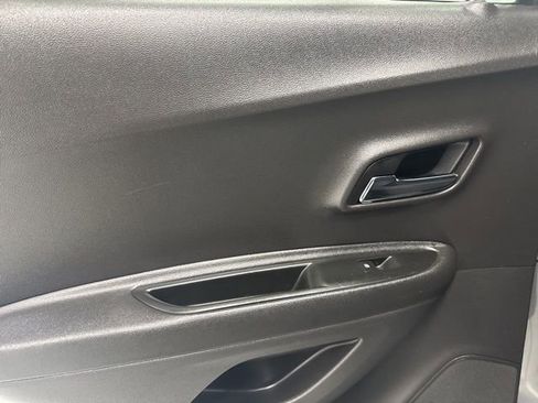 Used 2020 Chevrolet Trax LT w/ LPO, Protection Package image 20