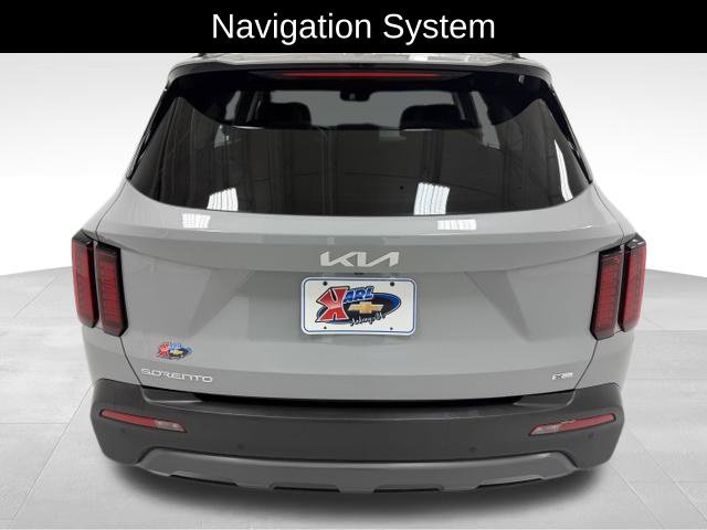 Used 2023 Kia Sorento S w/ Panoramic Sunroof Package AWD/4WD image 4