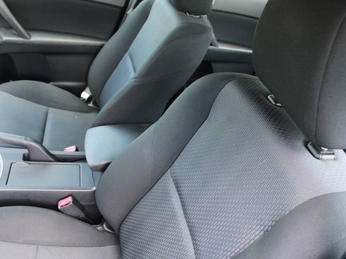 Used 2010 MAZDA MAZDA3 i Touring FWD image 19