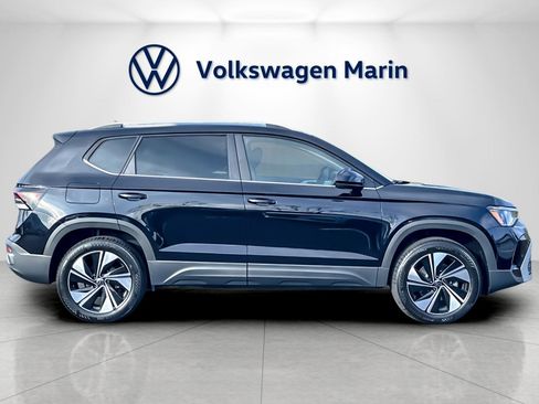 New 2026 Volkswagen Taos SE image 6