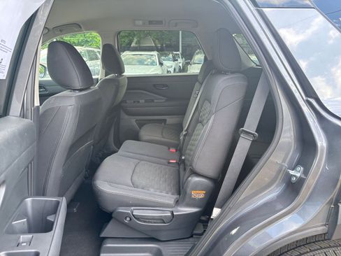 Used 2025 Nissan Pathfinder SV FWD image 27