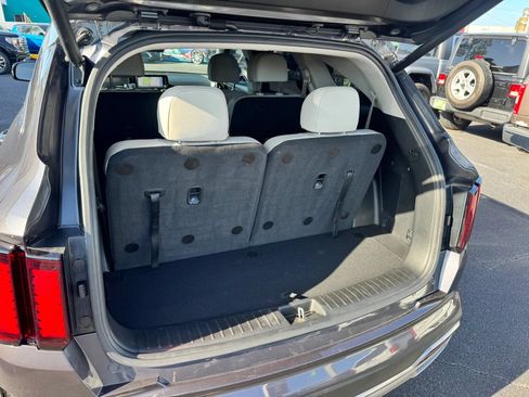 Used 2023 Kia Sorento EX w/ Panoramic Sunroof Package FWD image 6