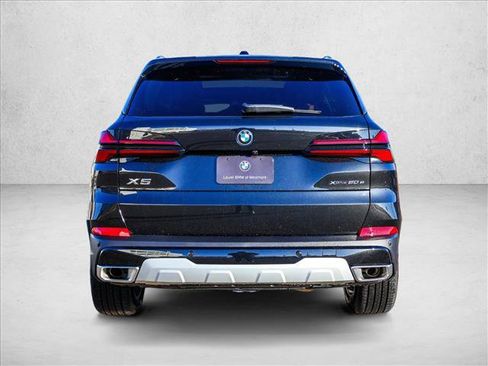 New 2026 BMW X5 xDrive50e image 6