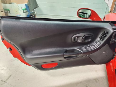 Used 2003 Chevrolet Corvette Coupe w/ Preferred Equipment Group RWD image 23