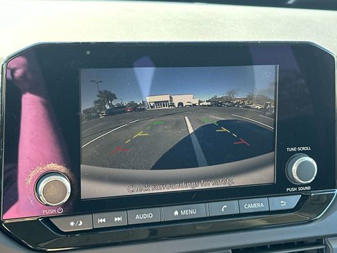 Used 2024 Nissan Pathfinder S image 27