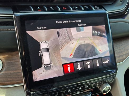 Used 2022 Jeep Grand Cherokee L Summit w/ Advanced Protech Group IV AWD/4WD image 32