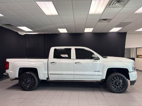 Used 2018 Chevrolet Silverado 1500 High Country image 2