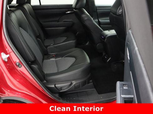Certified 2024 Toyota Highlander XSE image 38
