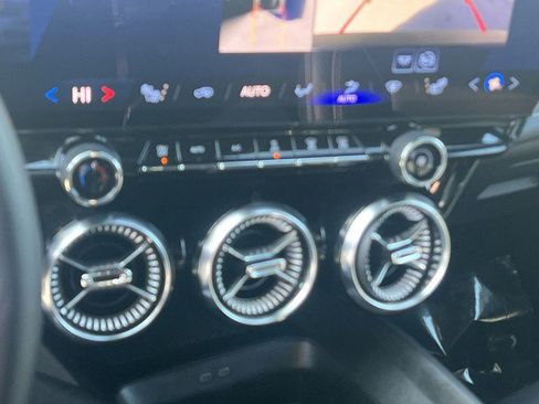 Used 2024 Chevrolet Blazer EV LT AWD/4WD image 17