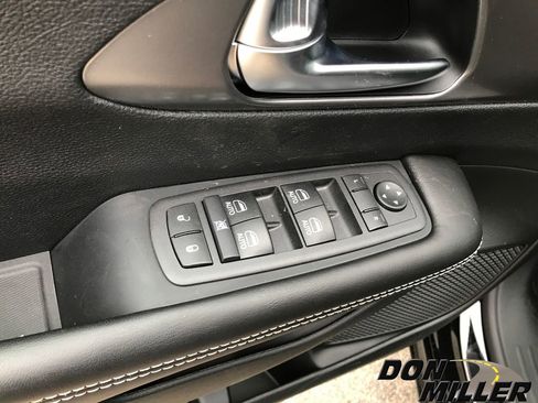 New 2026 Chrysler Pacifica Select image 13