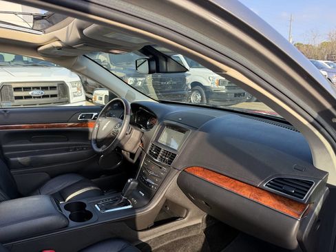 Used 2016 Lincoln MKT AWD w/ Equipment Group 201A image 9