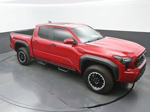 Used 2025 Toyota Tacoma TRD Off-Road AWD/4WD image 28