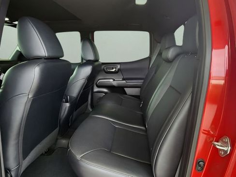 Used 2022 Toyota Tacoma TRD Sport w/ TRD Premium Sport Package RWD image 18