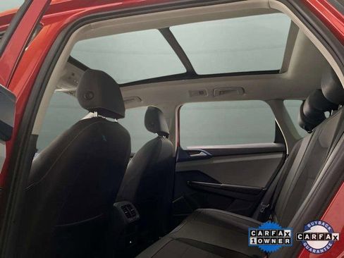 Used 2024 Volkswagen Taos SE image 27