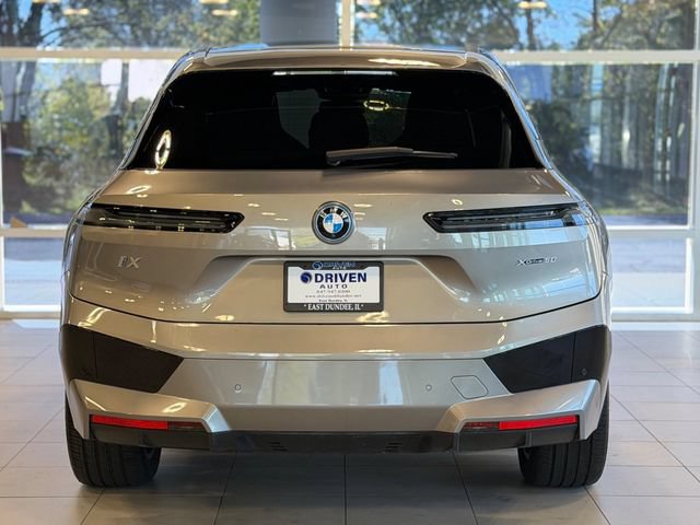 Used 2024 BMW iX xDrive50 w/ Sport Package AWD/4WD image 10
