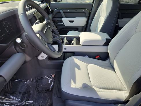 Used 2026 Land Rover Defender 110 S image 21