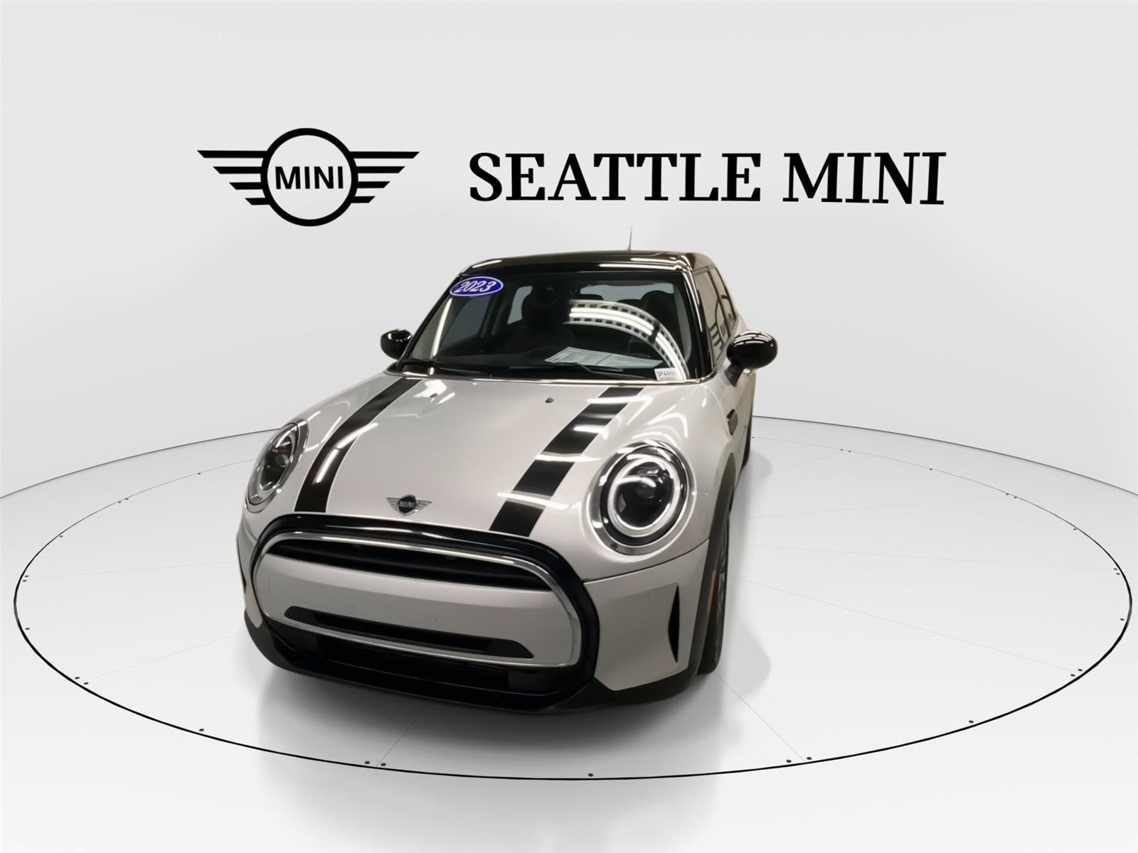 Used 2023 MINI Cooper 4-Door Hardtop FWD image 4