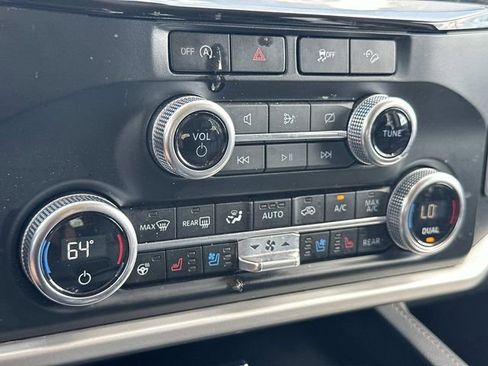 Used 2024 Ford Expedition XLT AWD/4WD image 33