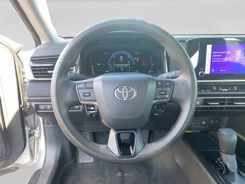 Used 2025 Toyota Camry LE FWD image 16