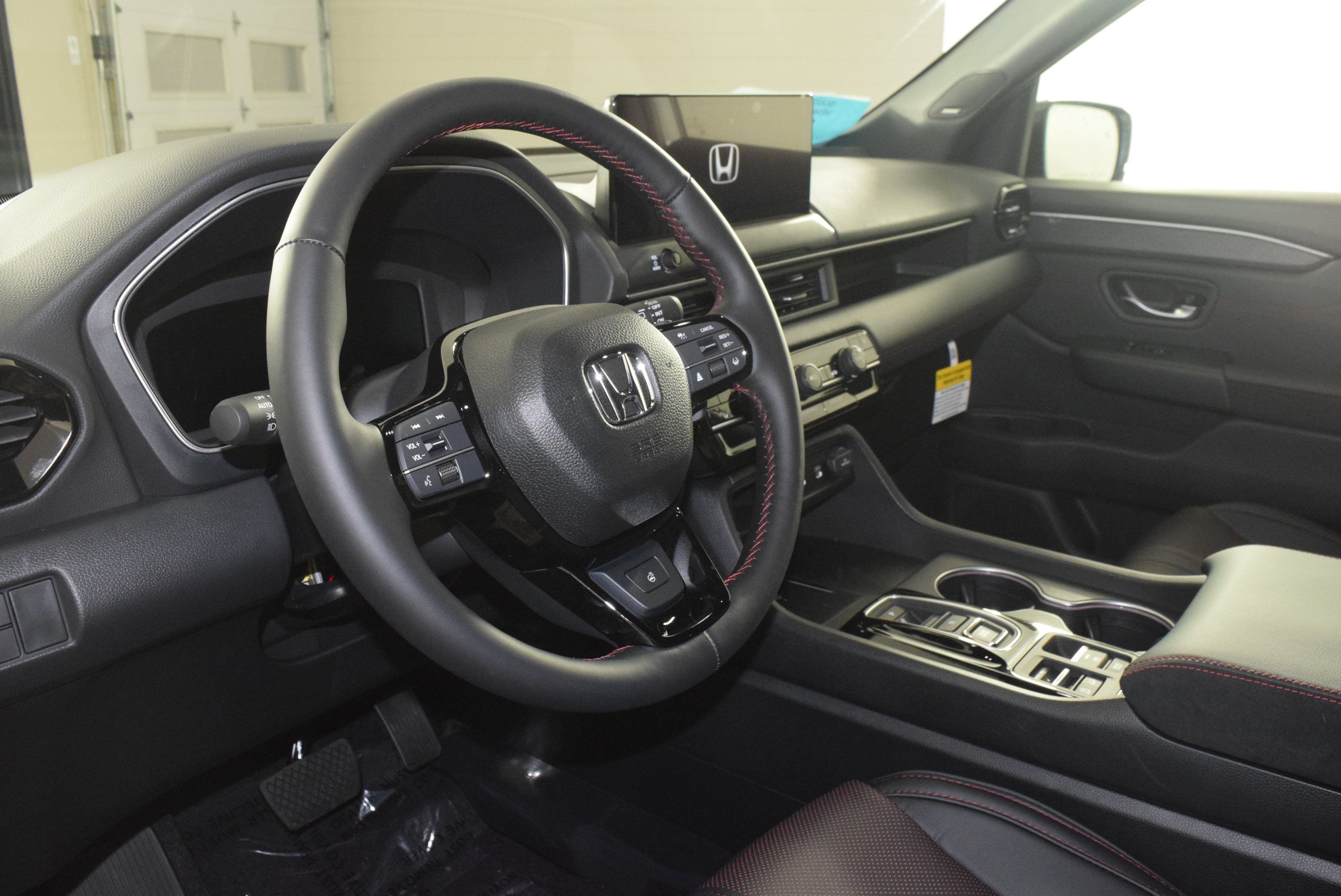 New 2026 Honda Pilot Black Edition image 2