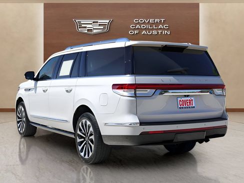 Used 2022 Lincoln Navigator L Reserve AWD/4WD image 3