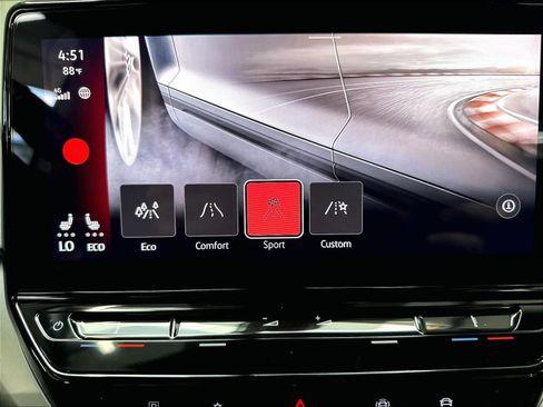 Certified 2022 Volkswagen ID.4 Pro RWD image 19