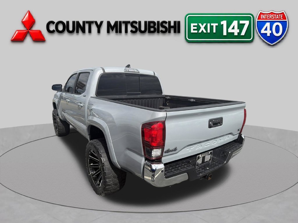 Used 2019 Toyota Tacoma SR5 AWD/4WD image 8