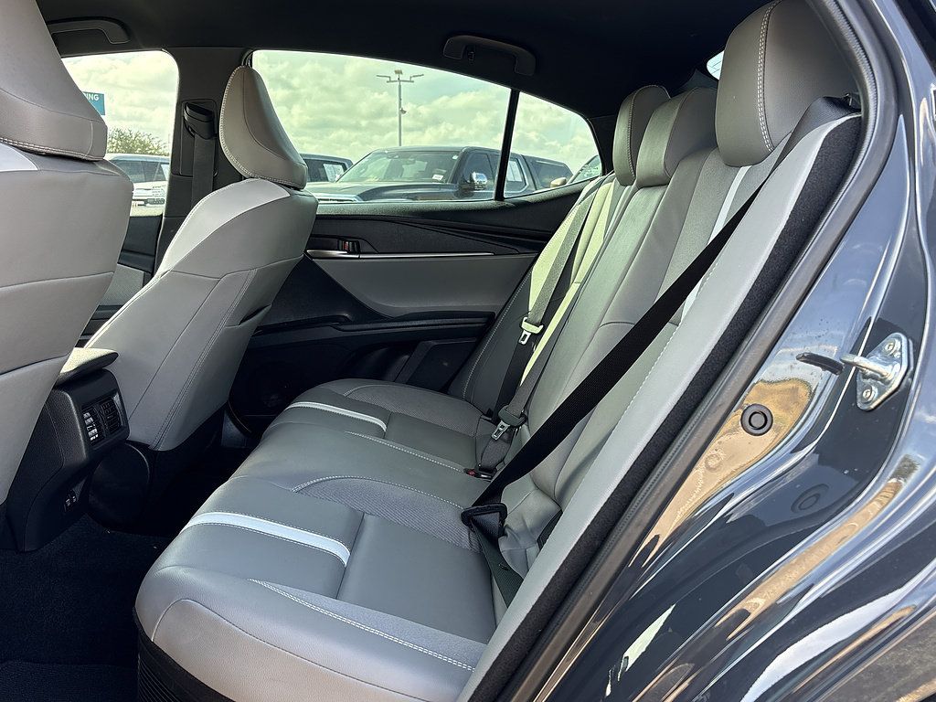 Used 2025 Toyota Camry SE w/ Convenience Package FWD image 13