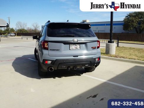 Used 2022 Honda Passport TrailSport image 6