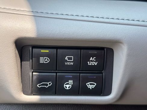 Used 2021 Toyota Highlander Platinum AWD/4WD image 29