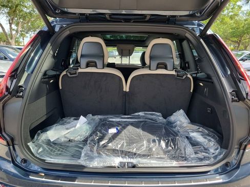 New 2026 Volvo XC90 T8 Ultra w/ Protection Package Premier AWD/4WD image 4