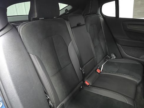 Used 2023 Volvo C40 P8 Recharge Plus image 17