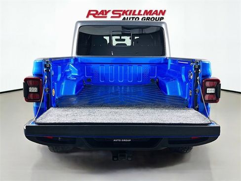 Used 2021 Jeep Gladiator Willys image 26