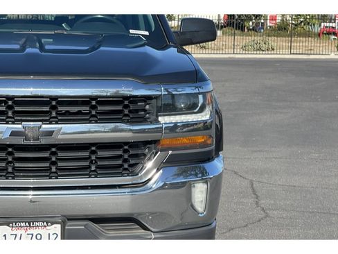 Used 2018 Chevrolet Silverado 1500 LT w/ All Star Edition RWD image 46