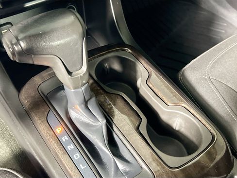 Used 2018 GMC Canyon SLE w/ SLE Convenience Package image 24