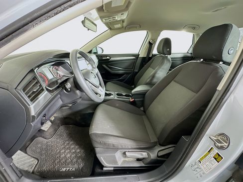 Used 2019 Volkswagen Jetta S w/ Driver Assistance Package image 13