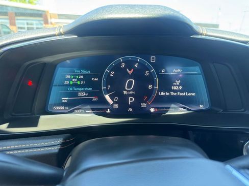 Used 2020 Chevrolet Corvette Stingray Preferred Cpe w/ 2LT Preferred Equipment Group RWD image 27