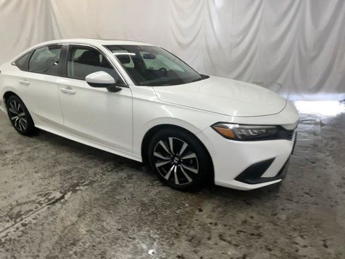 Used 2024 Honda Civic EX image 3