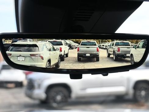 Used 2024 Chevrolet Traverse RS w/ LPO, Floor Liner Package image 21