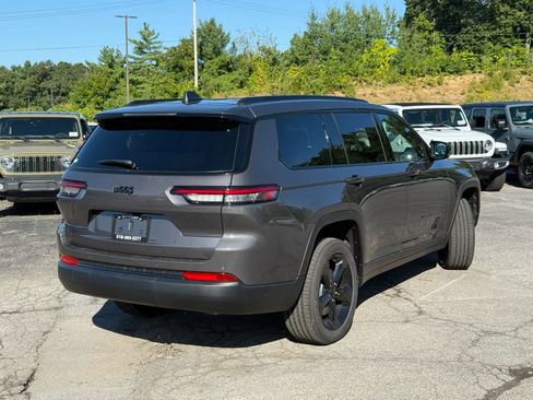 New 2025 Jeep Grand Cherokee L Laredo image 7