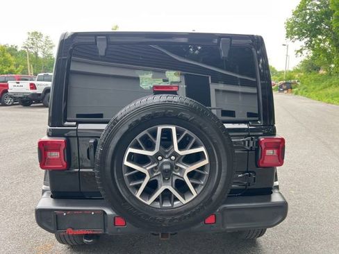 Used 2024 Jeep Wrangler Unlimited Sahara w/ Safety Group AWD/4WD image 4